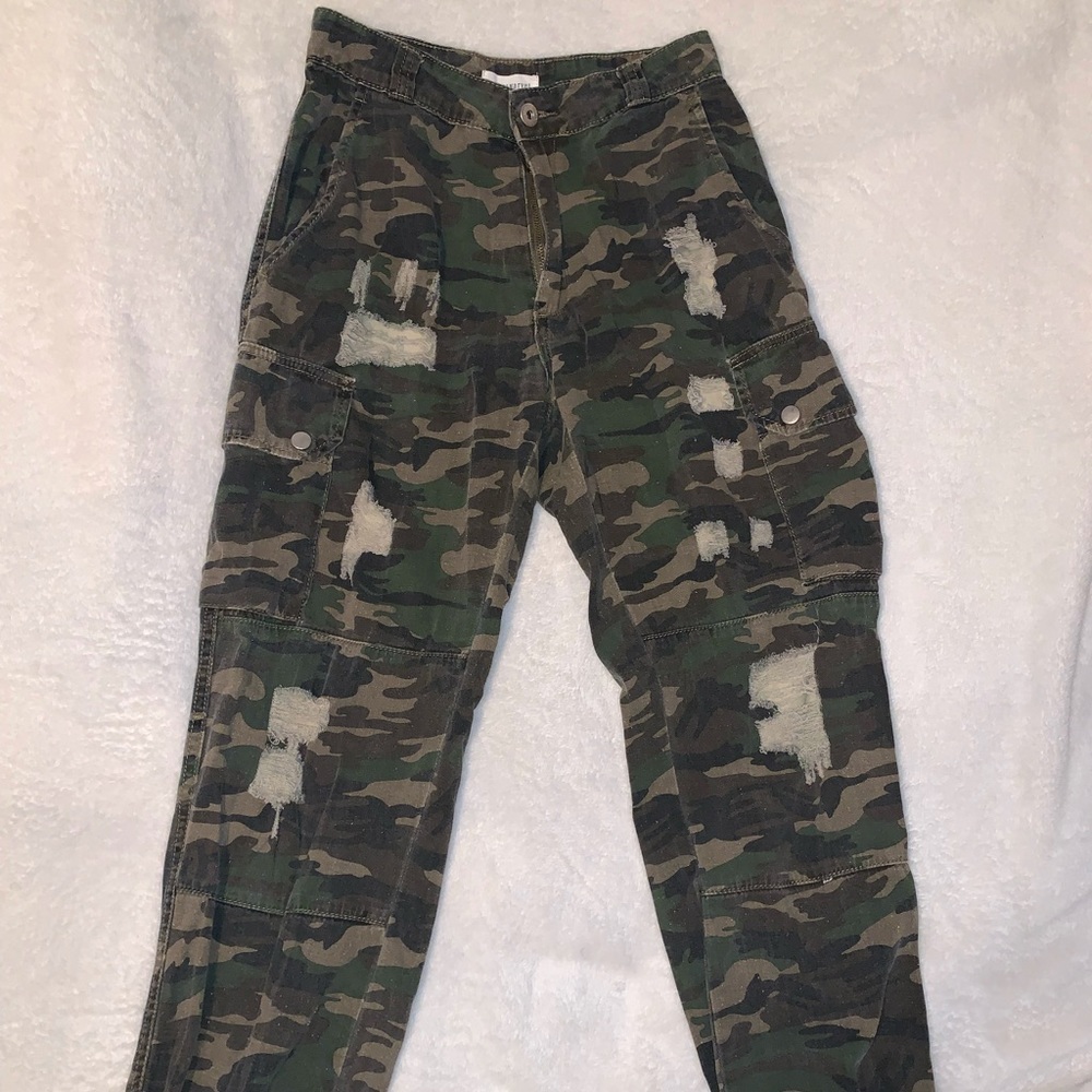Camo cargo joggers with cuffed bottoms